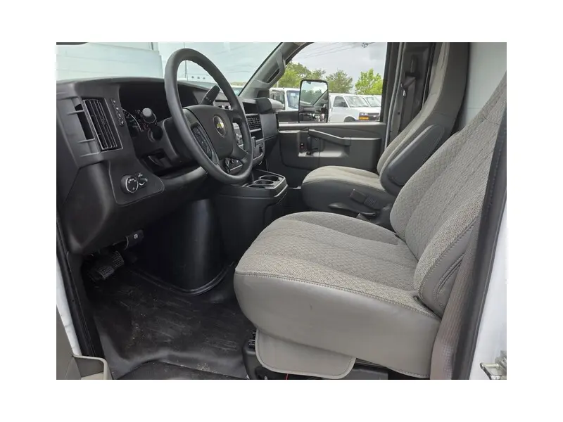 2025 CHEVROLET EXPRESS