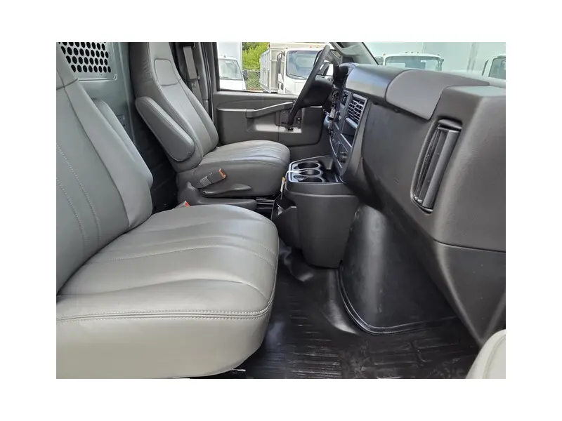 2025 CHEVROLET EXPRESS