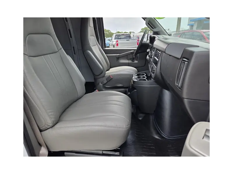 2025 CHEVROLET EXPRESS