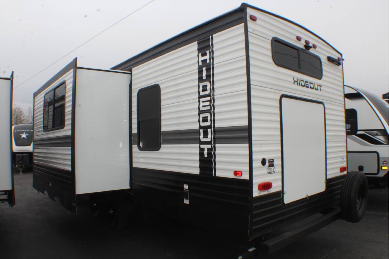 A photo of this 2025 Keystone Hideout 28BUS
