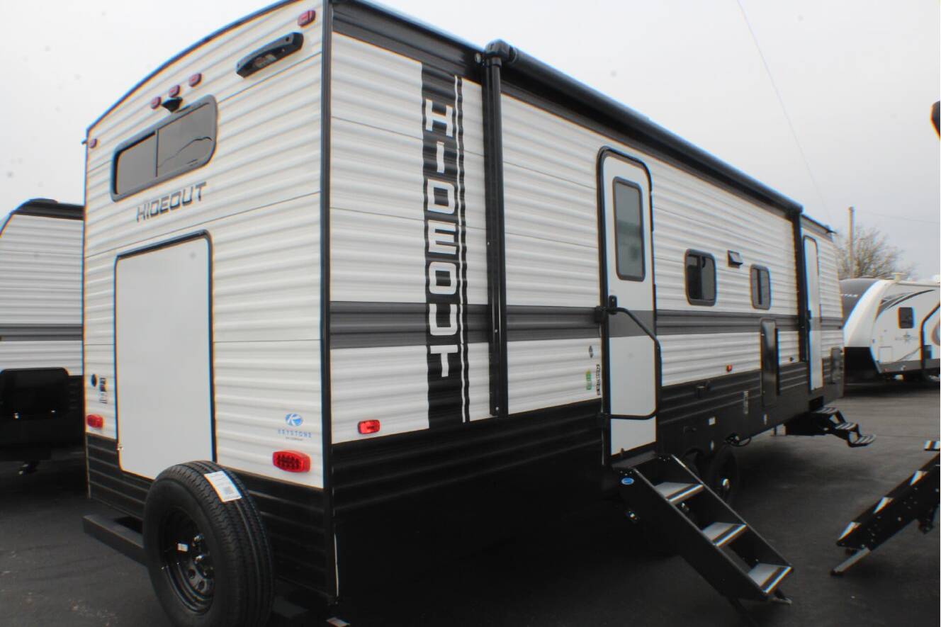 A photo of this 2025 Keystone Hideout 28BUS