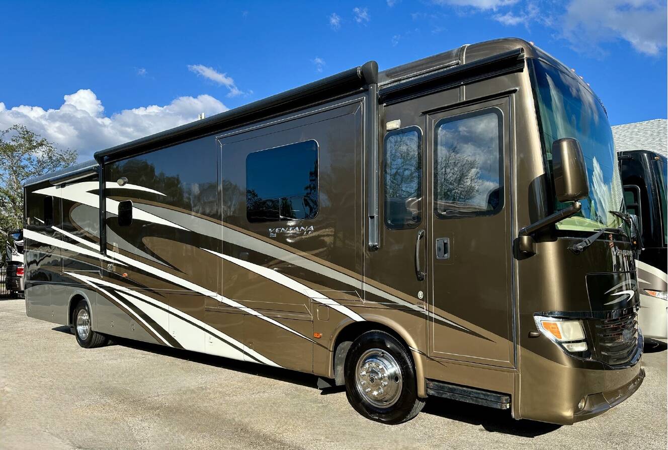 A photo of this 2017 Newmar Ventana LE 4042