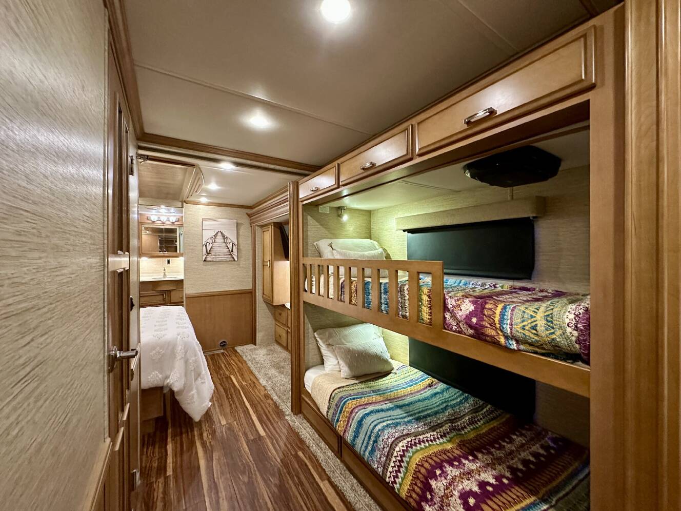A photo of this 2017 Newmar Ventana LE 4042