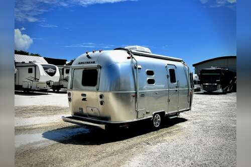 2022 Airstream Caravel 20FB in mims FL