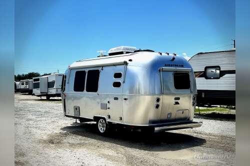 2022 Airstream Caravel 20FB in mims FL