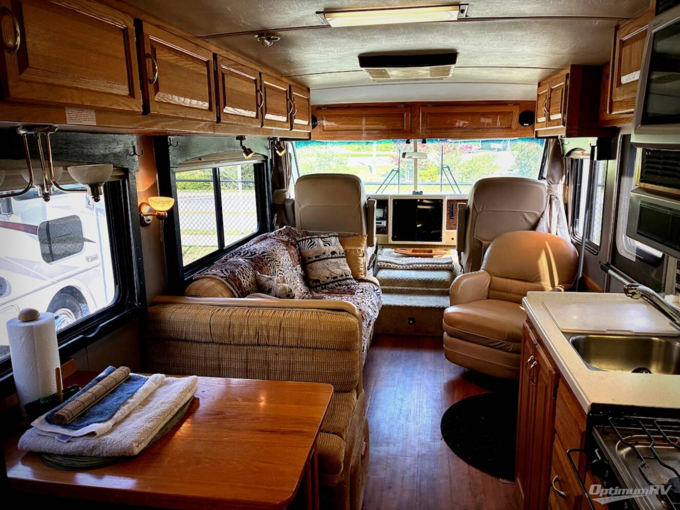A photo of this 2004 Airstream Land Yacht 33