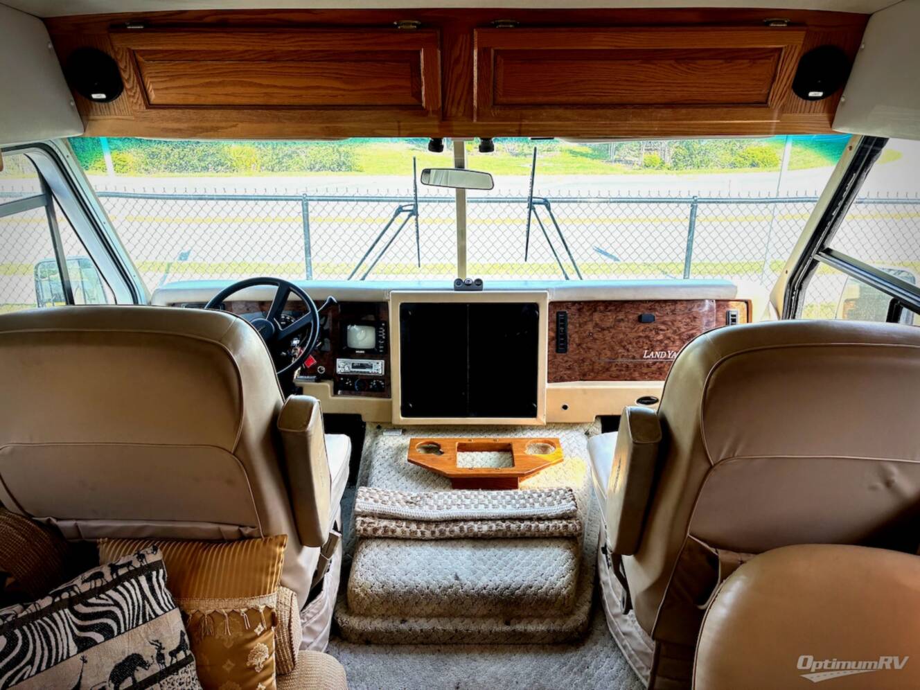 A photo of this 2004 Airstream Land Yacht 33