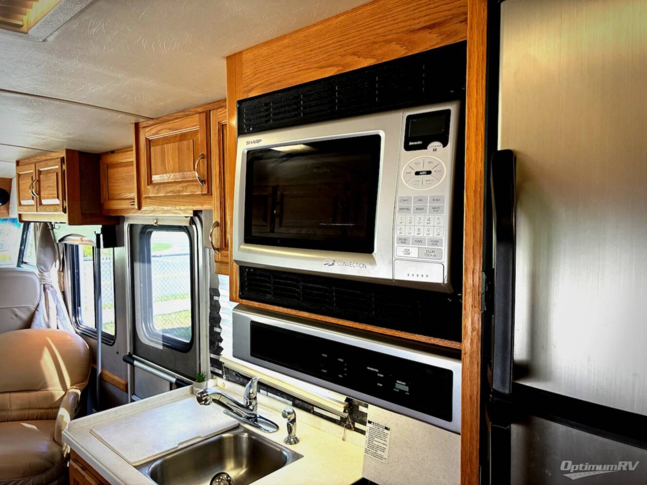 A photo of this 2004 Airstream Land Yacht 33