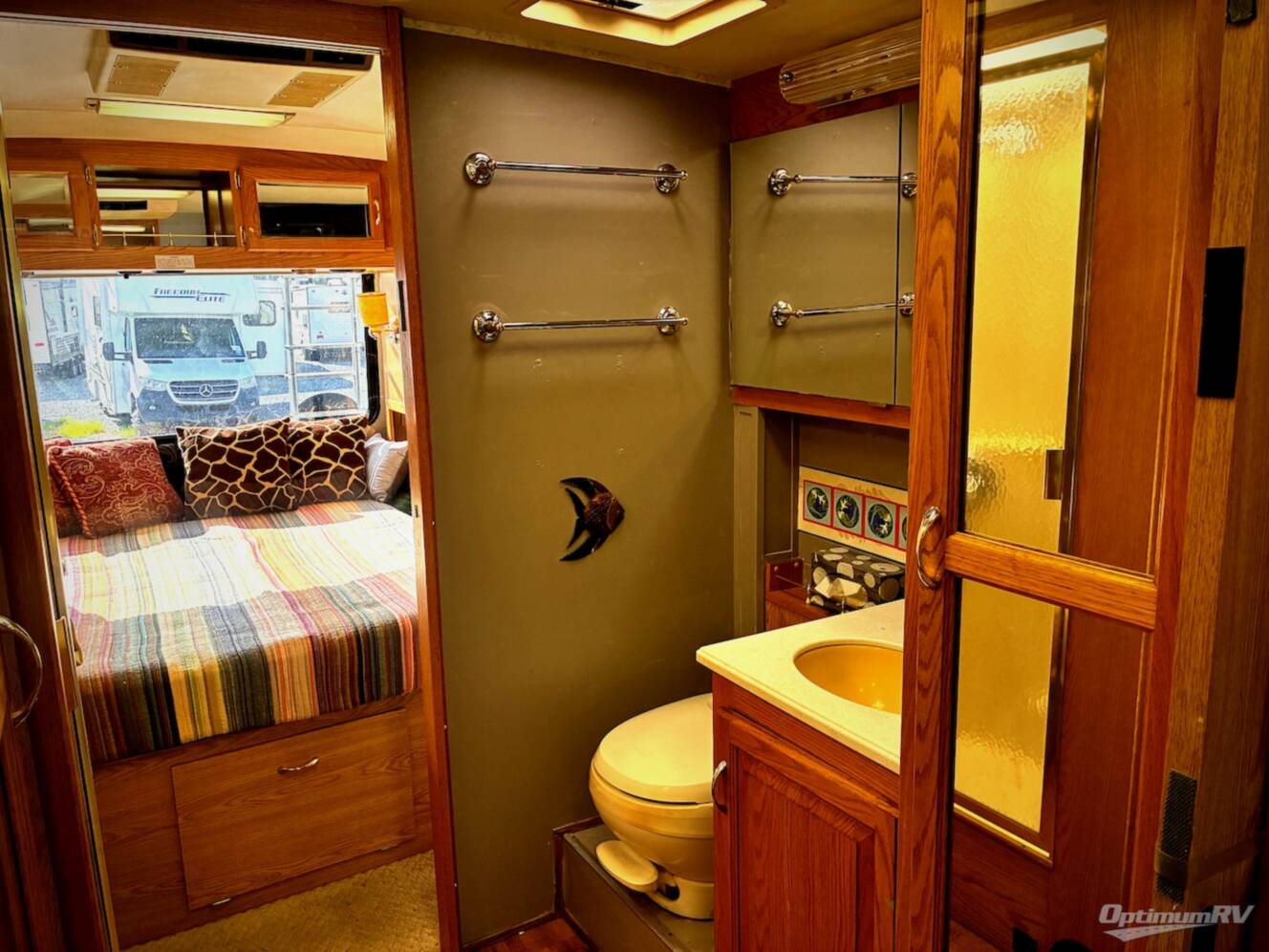 A photo of this 2004 Airstream Land Yacht 33