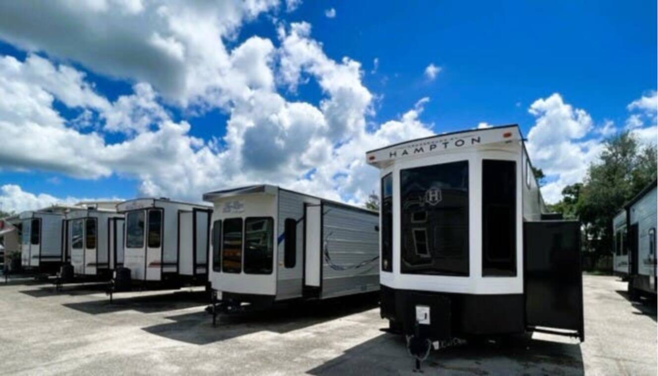 A photo of this 2022 Hy-Line DESTINATION TRAILER