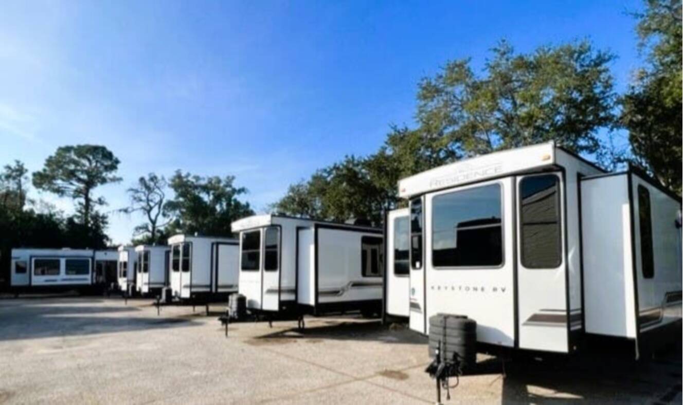 A photo of this 2022 Hy-Line DESTINATION TRAILER