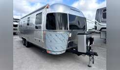 2027 Airstream Trade Wind 27FB Twin RV