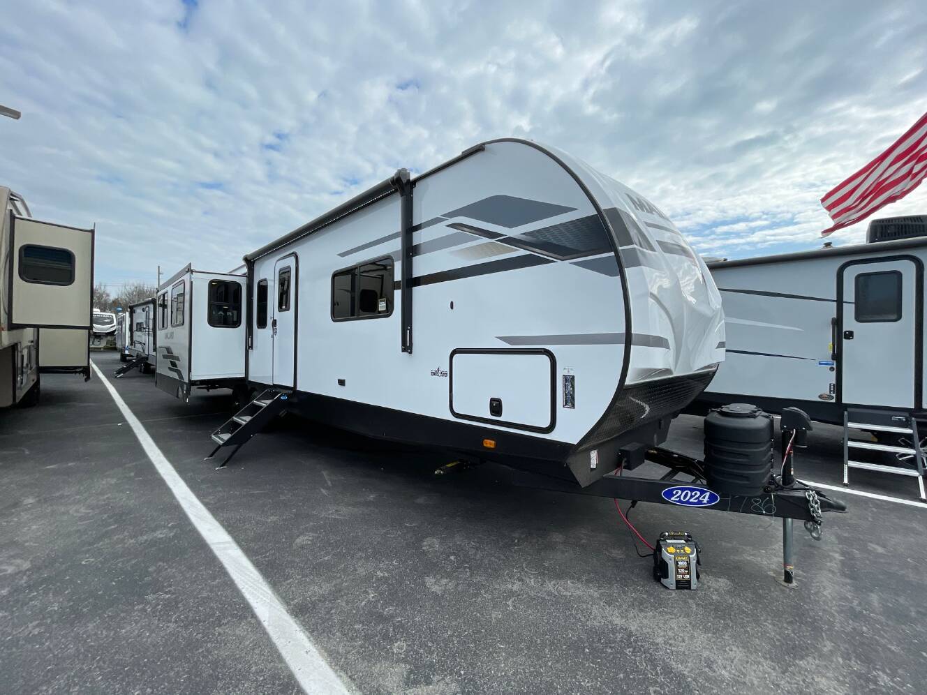 A photo of this 2024 Heartland MALLARD M335