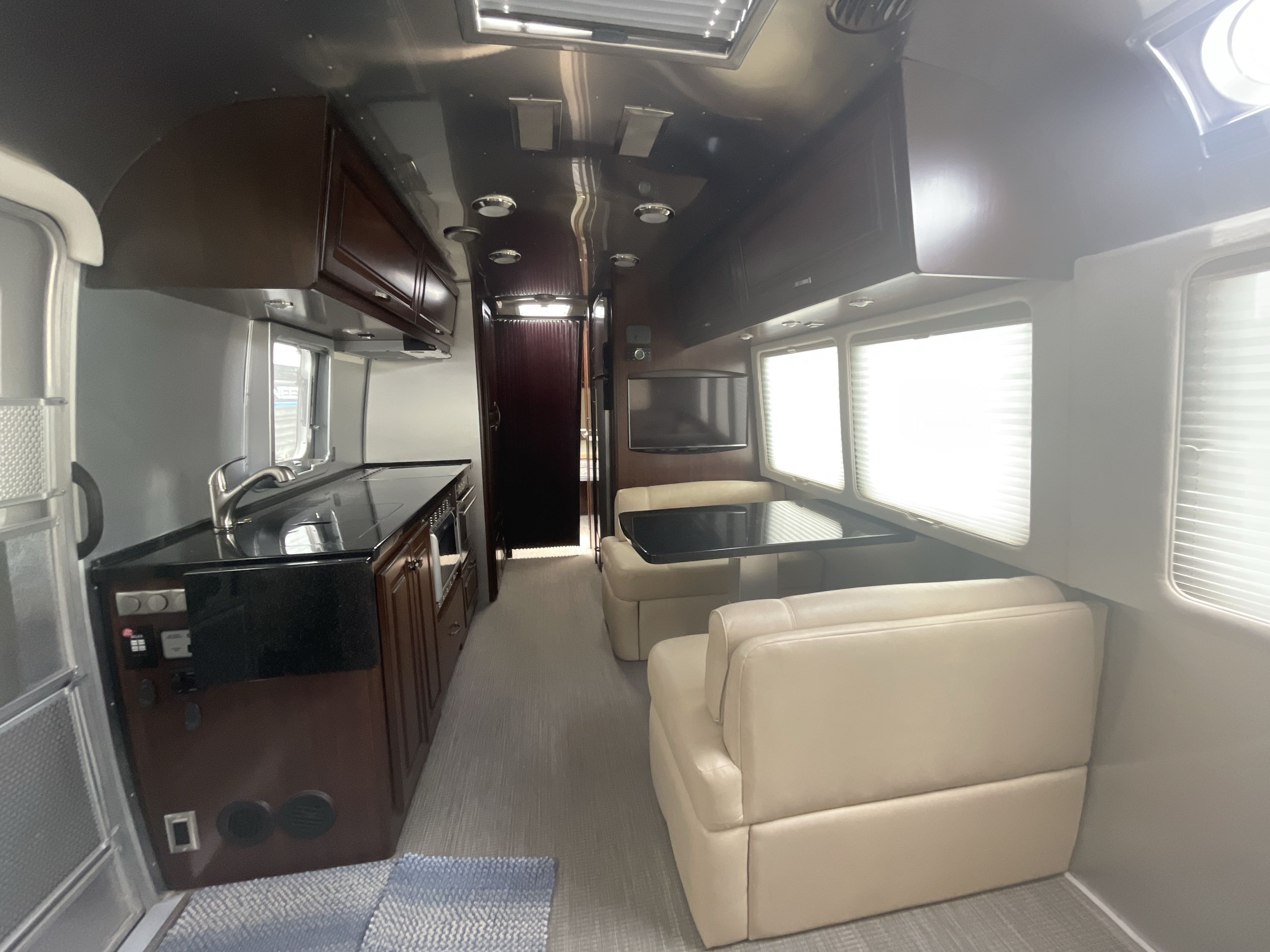 2016 Airstream CLASSIC 30 in bartow FL