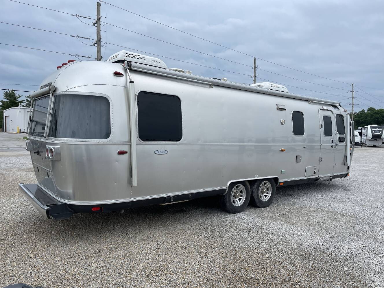 A photo of this 2016 Airstream CLASSIC 30