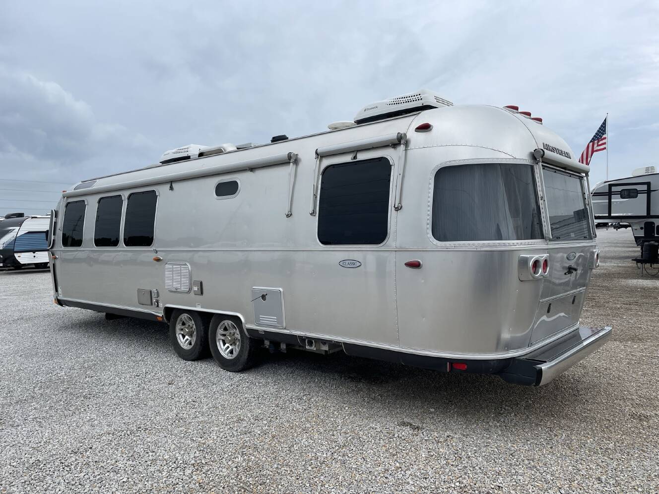 A photo of this 2016 Airstream CLASSIC 30