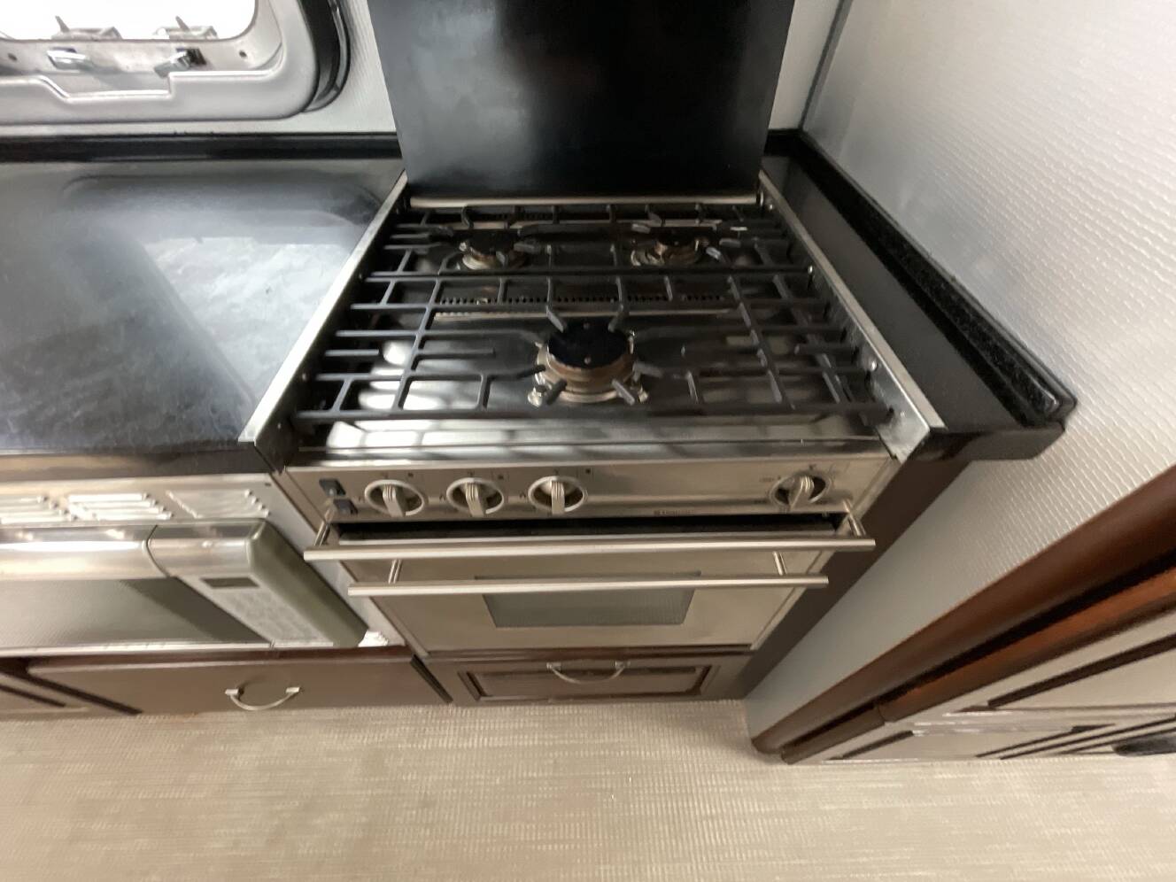 A photo of this 2016 Airstream CLASSIC 30