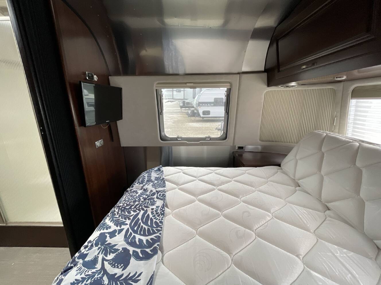 A photo of this 2016 Airstream CLASSIC 30