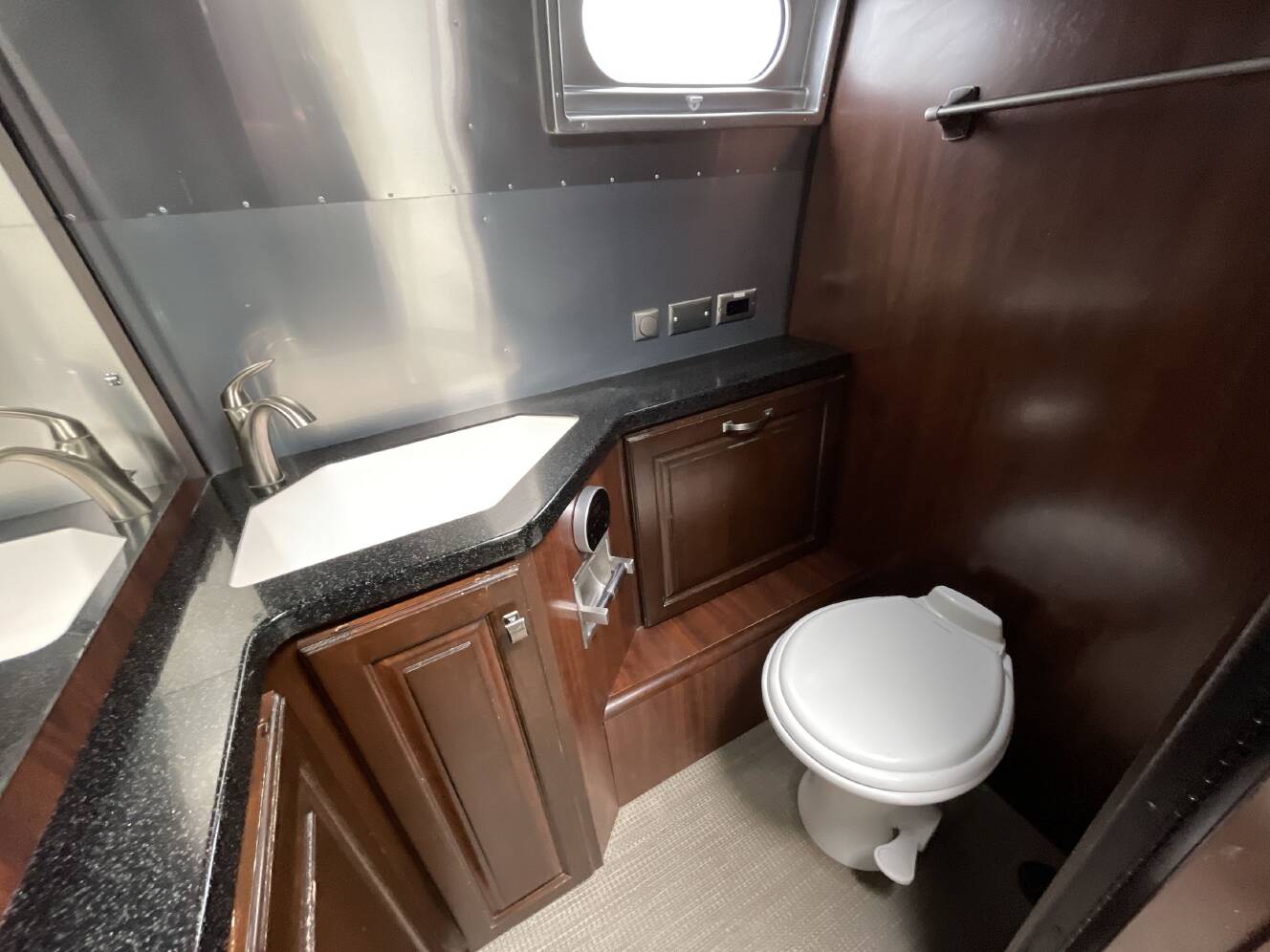 A photo of this 2016 Airstream CLASSIC 30
