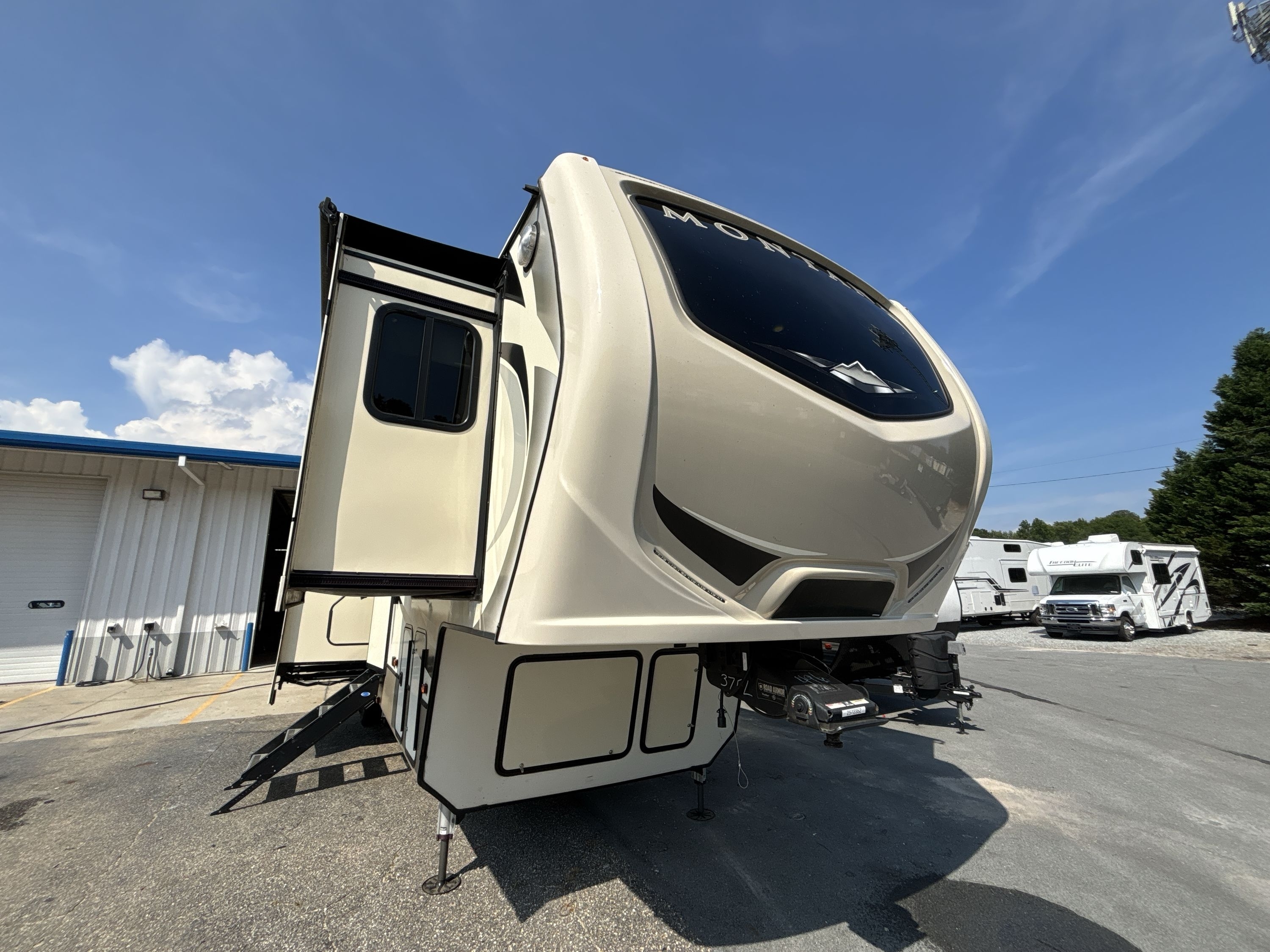 2018 Keystone MONTANA 3731FL RV