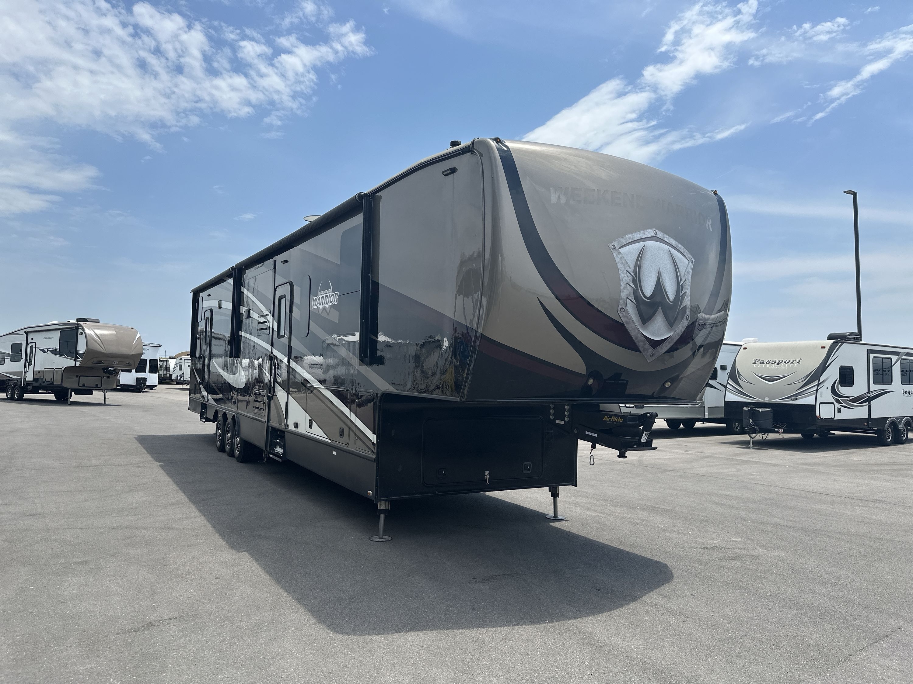 2017 Weekend Warrior LUXE ELITE 42RL RV