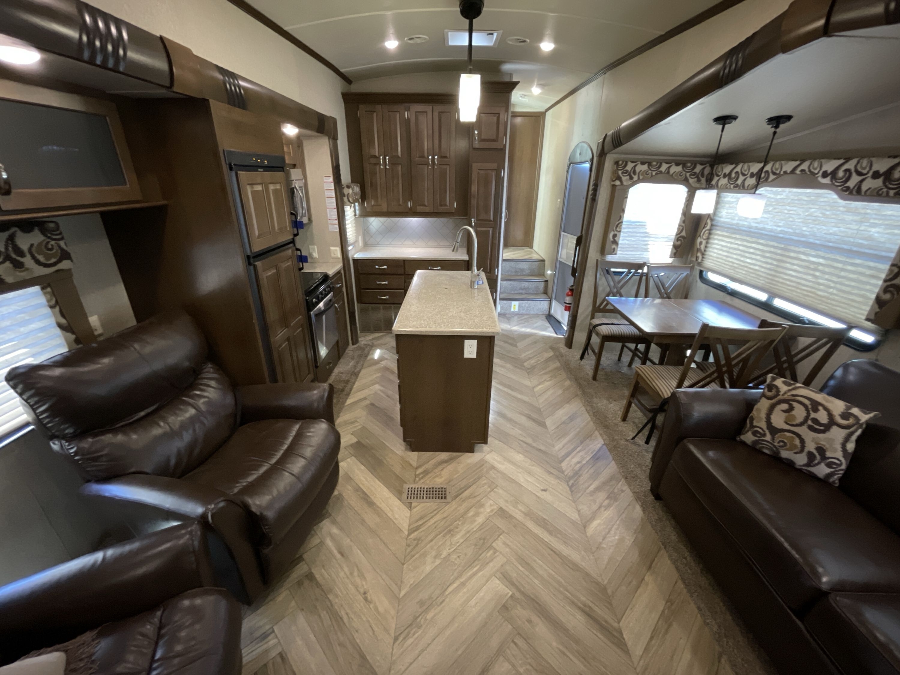 2016 Forest River CEDAR CREEK SILVERBACK 29IK in fresno CA