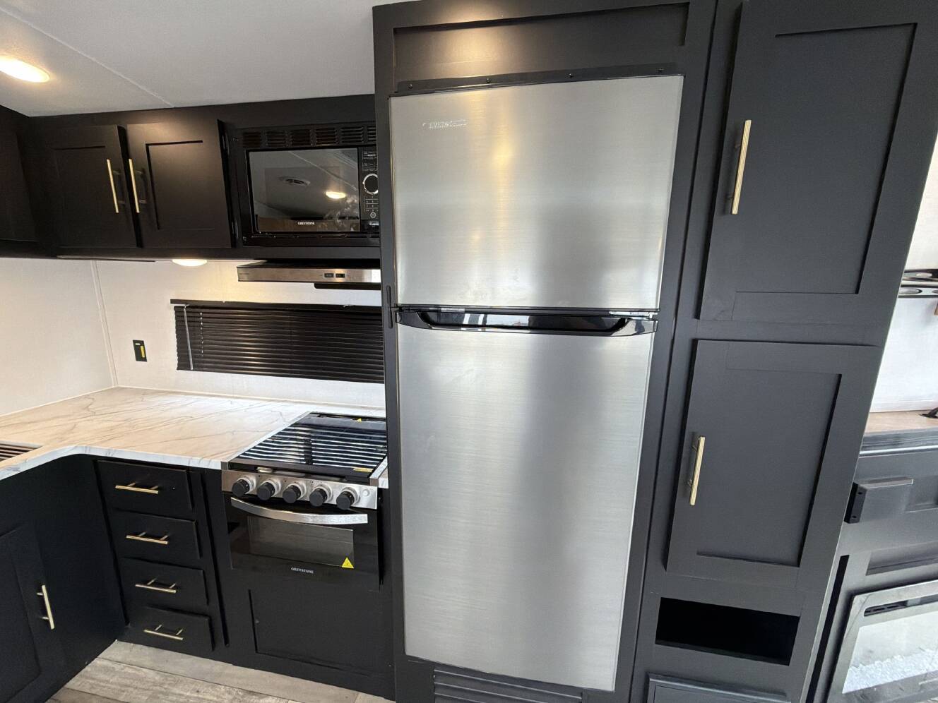 A photo of this 2023 Keystone SPRINGDALE 285TL