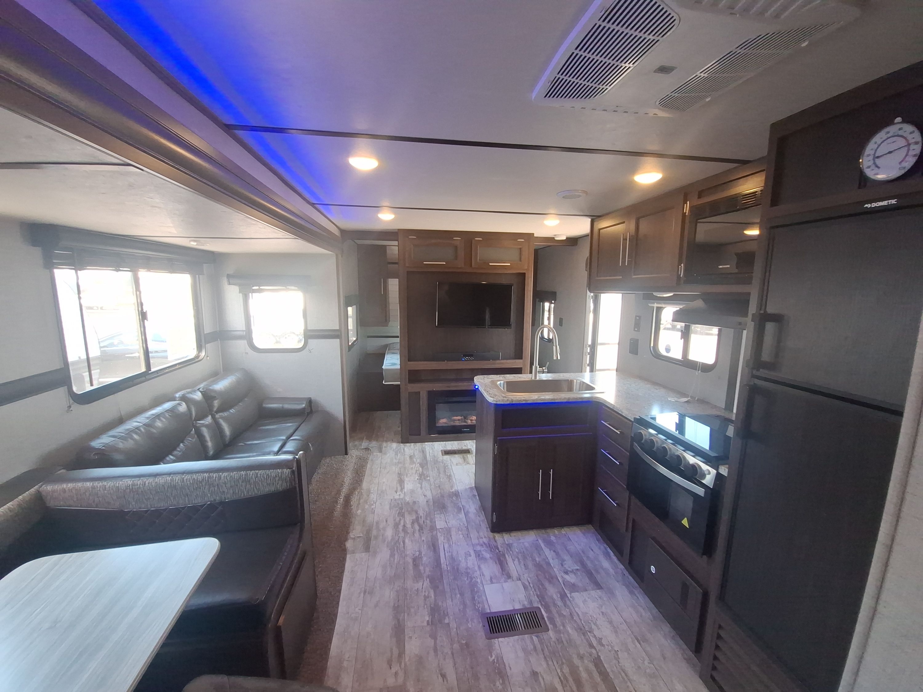 2019 Crossroads ZINGER 328SB in rothschild WI