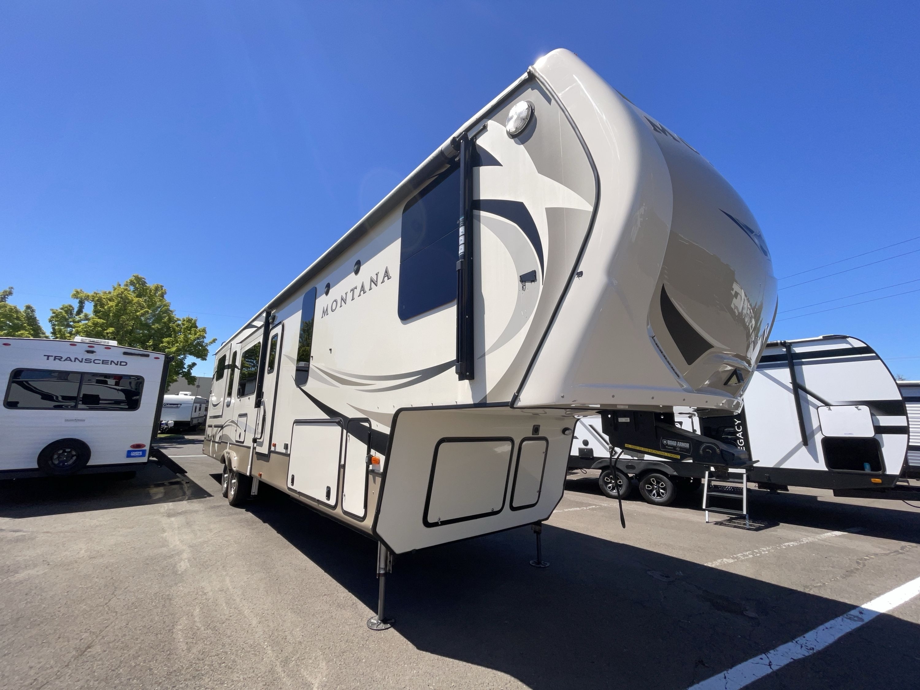 2019 Keystone MONTANA 3790RD RV