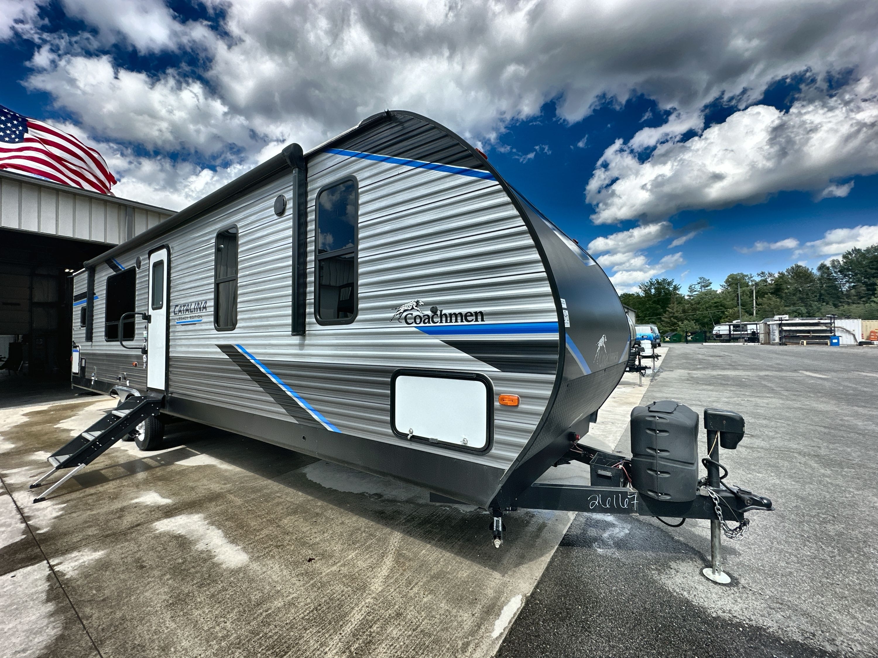 2022 Coachmen CATALINA LEGACY 303RKDS in houghton lake MI