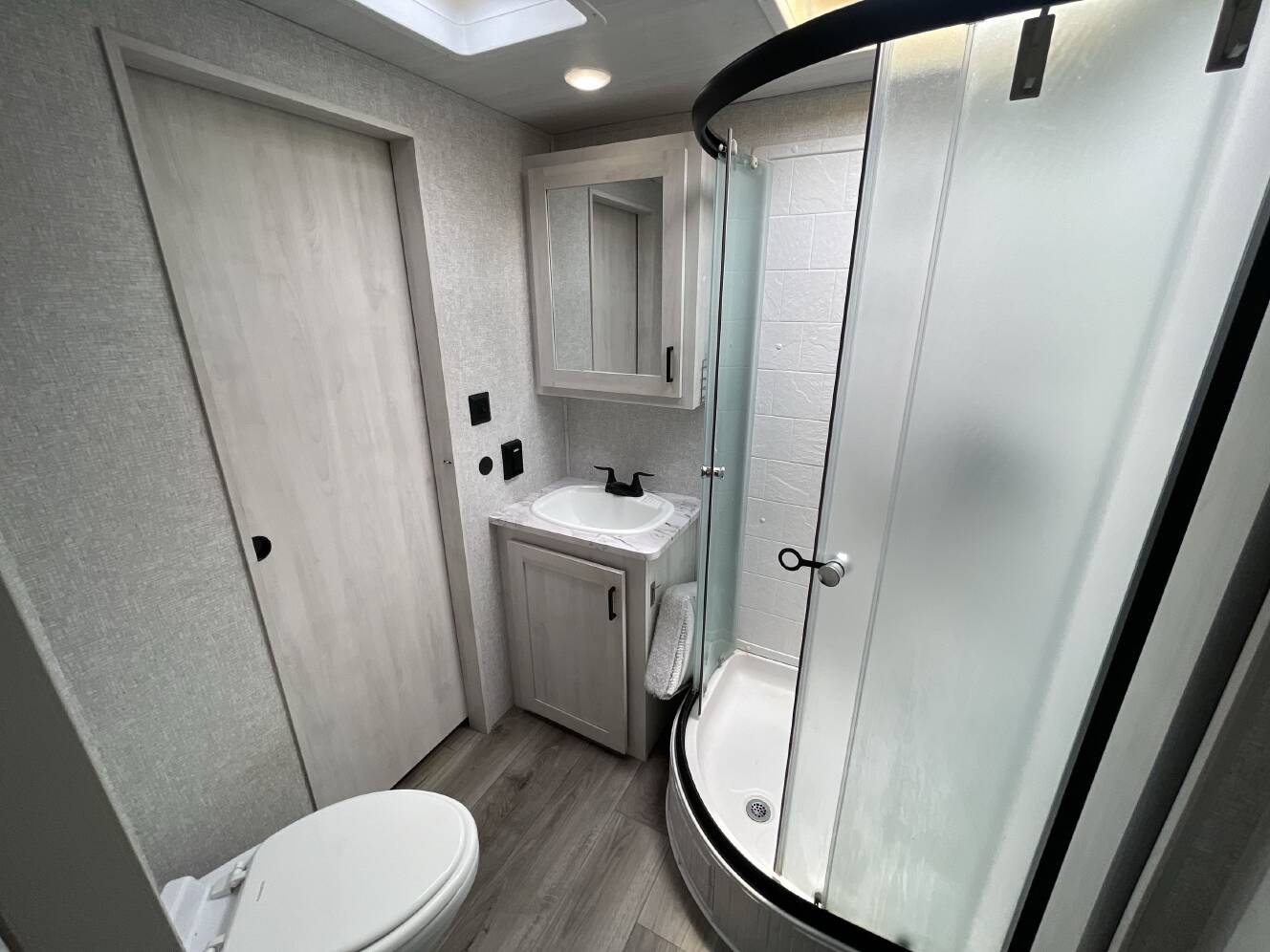 A photo of this 2024 East To West LONGITUDE 310RL