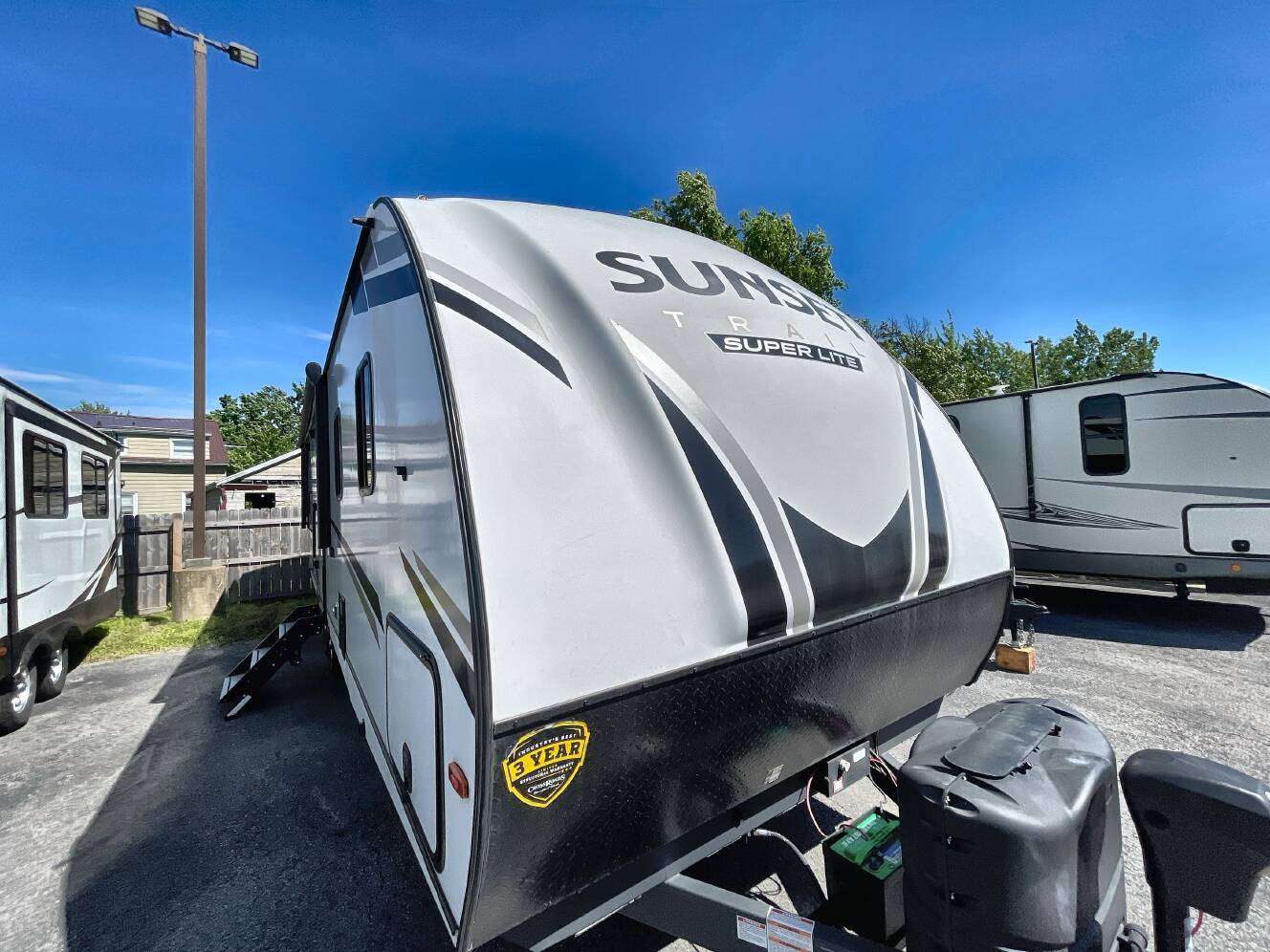 A photo of this 2022 Crossroads SUNSET TRAIL 299QB