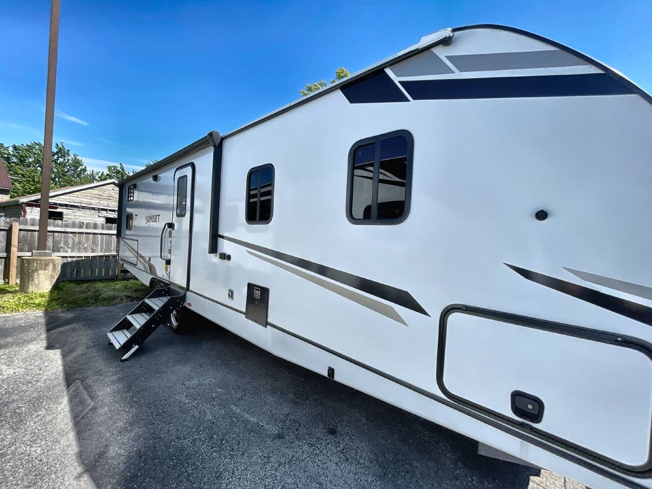 A photo of this 2022 Crossroads SUNSET TRAIL 299QB