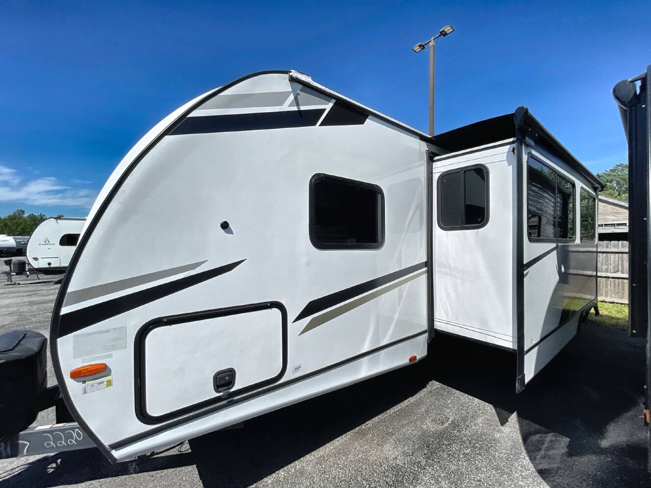 A photo of this 2022 Crossroads SUNSET TRAIL 299QB