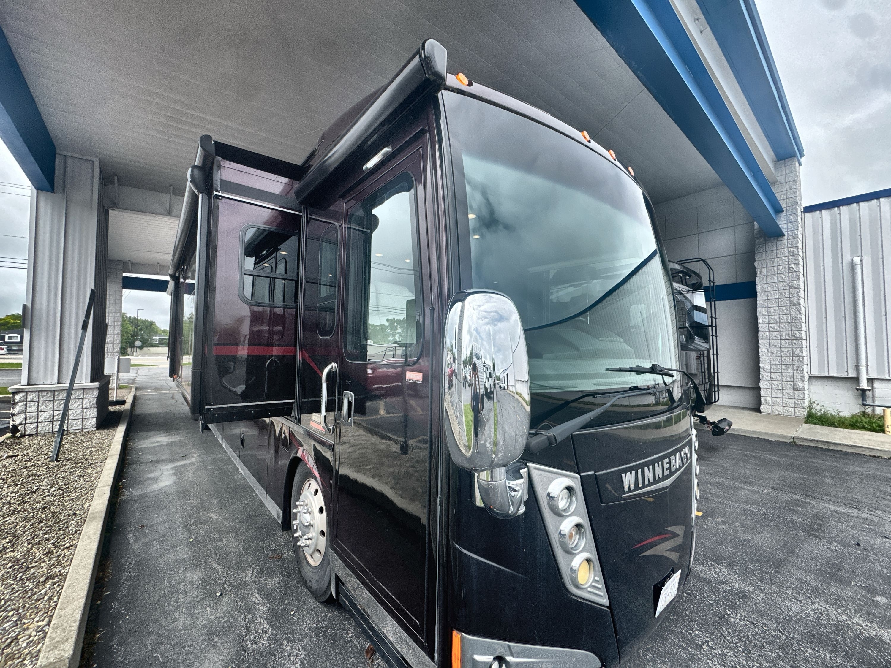 2014 Winnebago TOUR 42QD in hamburg NY
