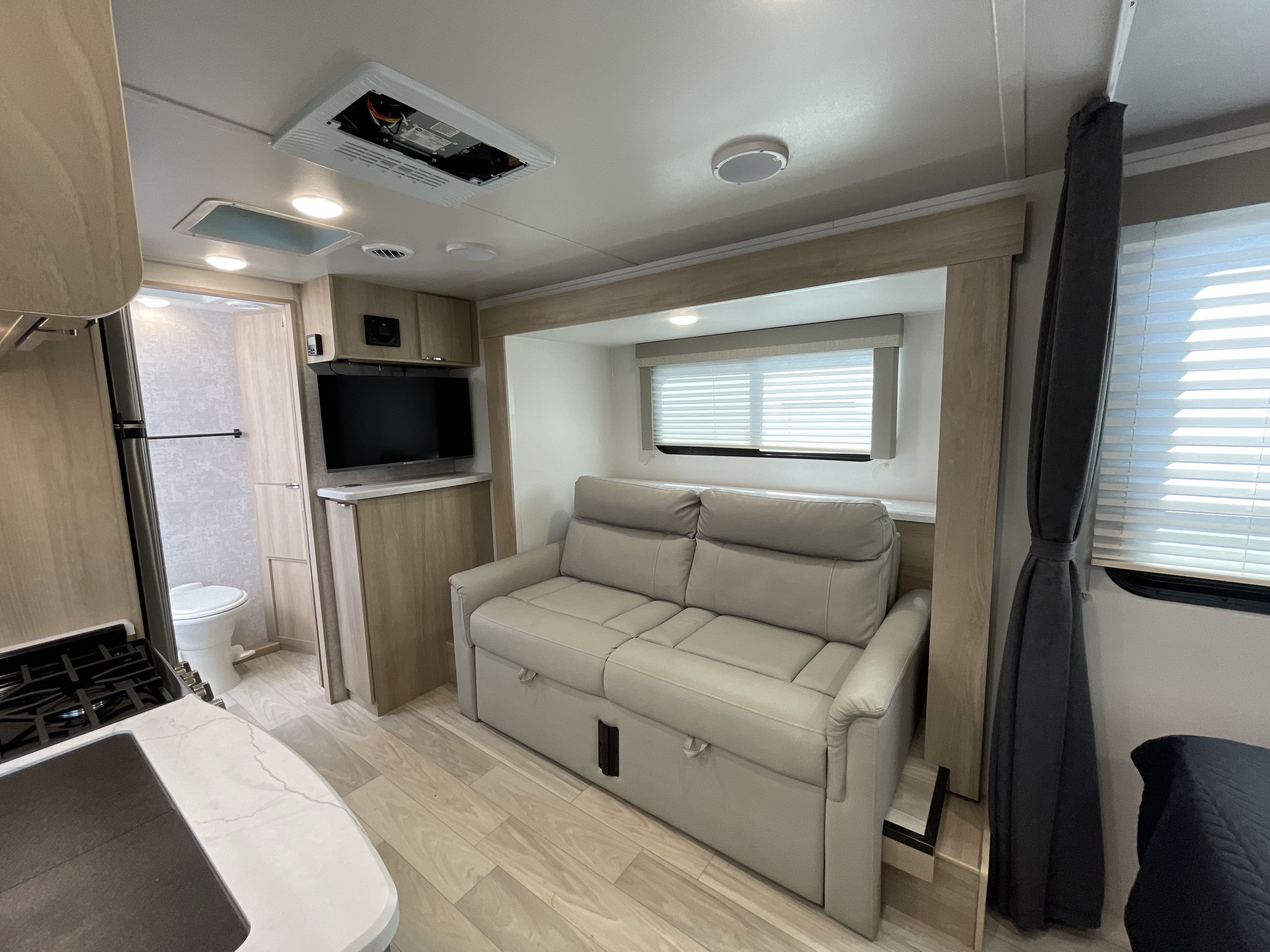 2024 Winnebago MICRO MINNIE 2108FBS in spartanburg SC