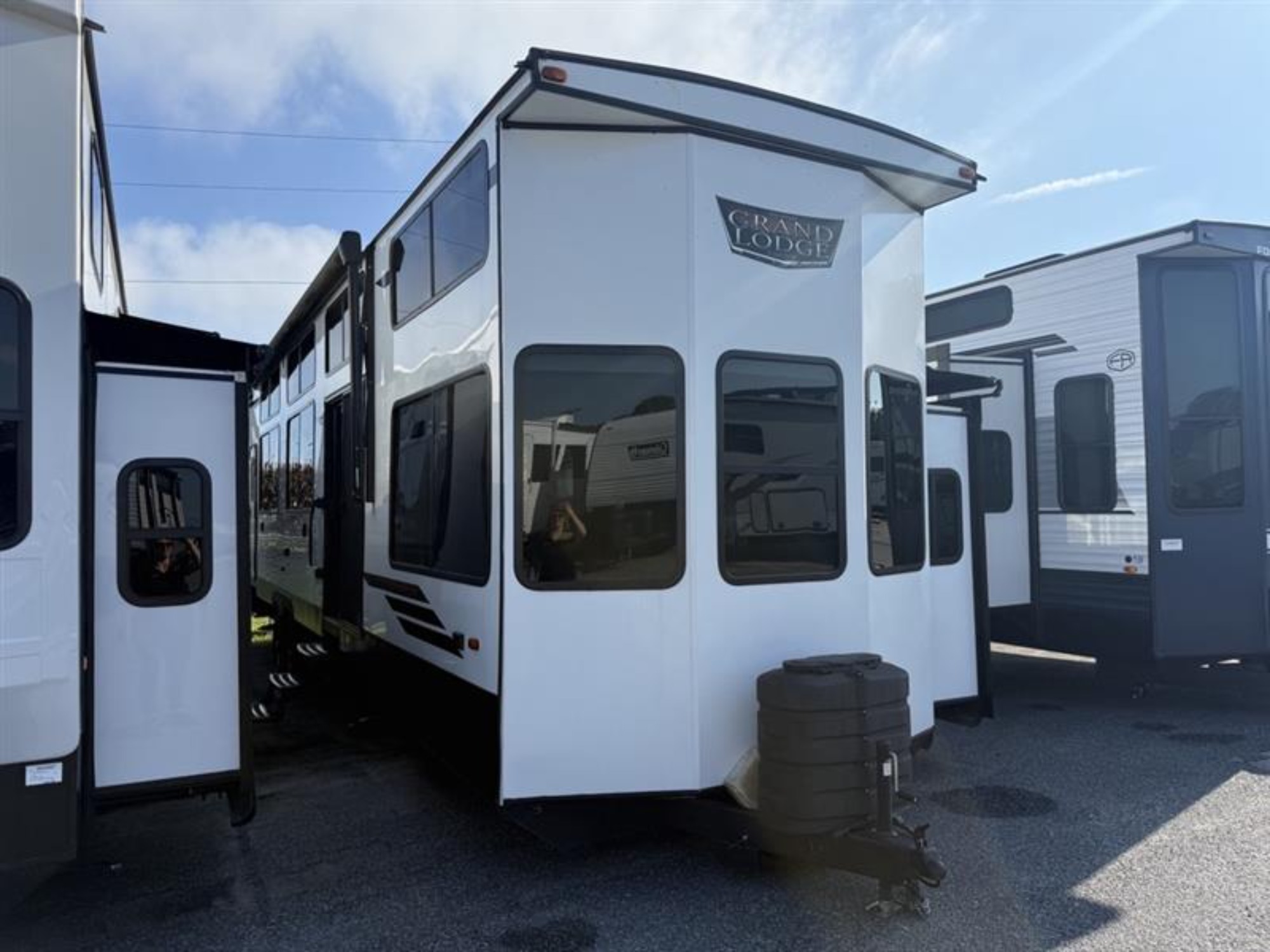 2024 Forest River WILDWOOD GRAND LODGE 42VIEW RV