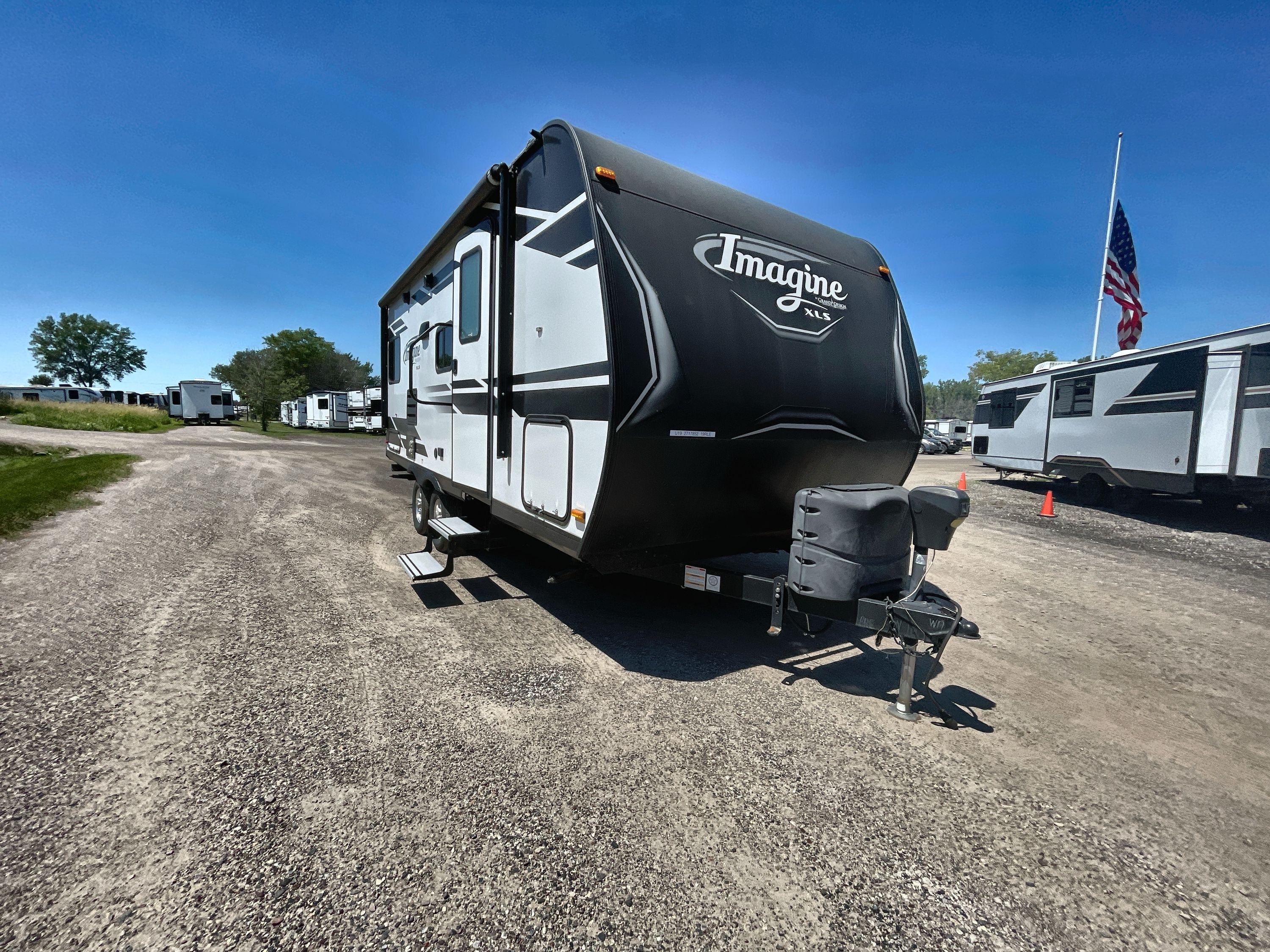 2019 Grand Design IMAGINE 19RLE RV