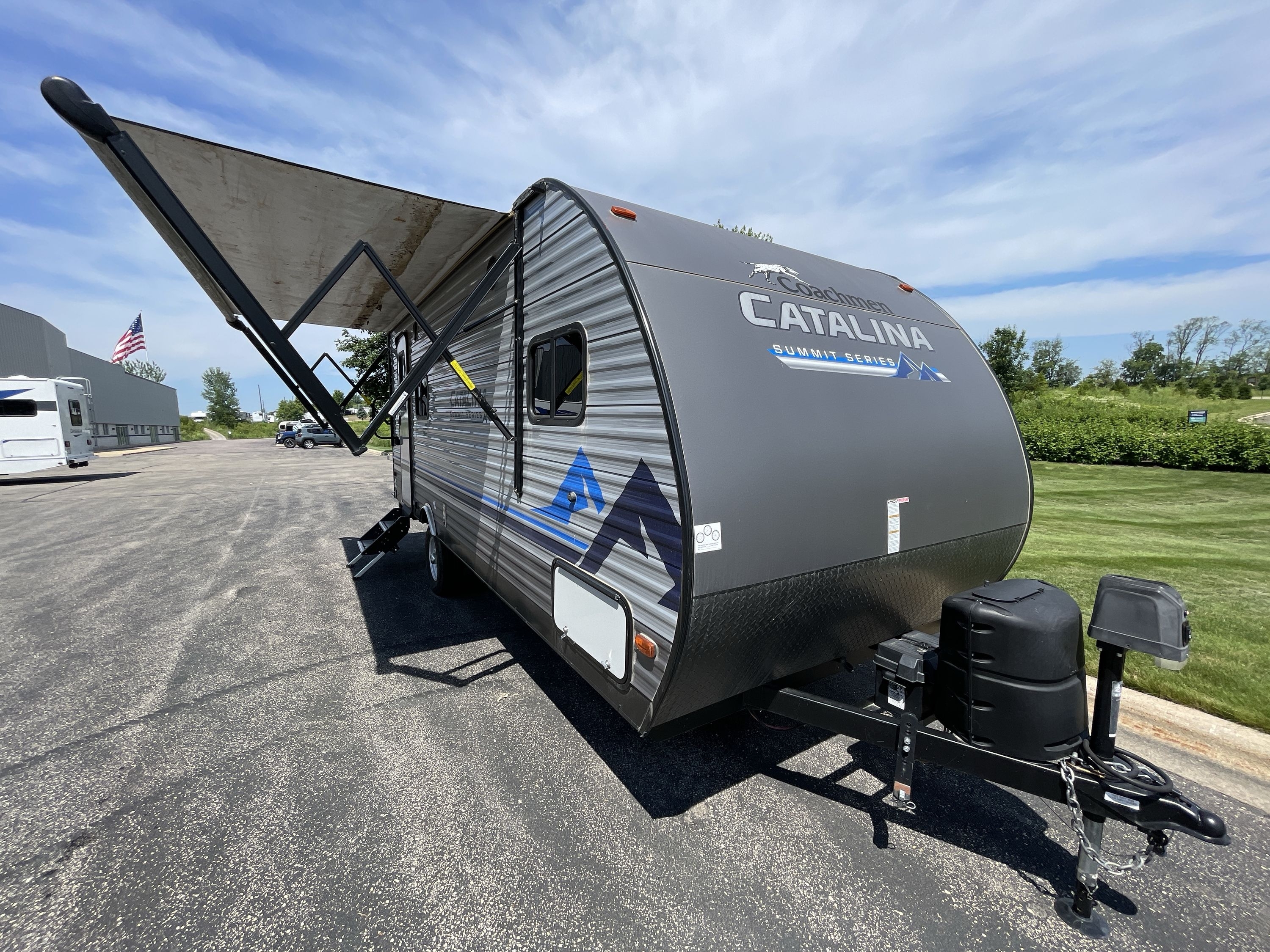 2022 Coachmen CATALINA SUMMIT 184FQS in deforest WI