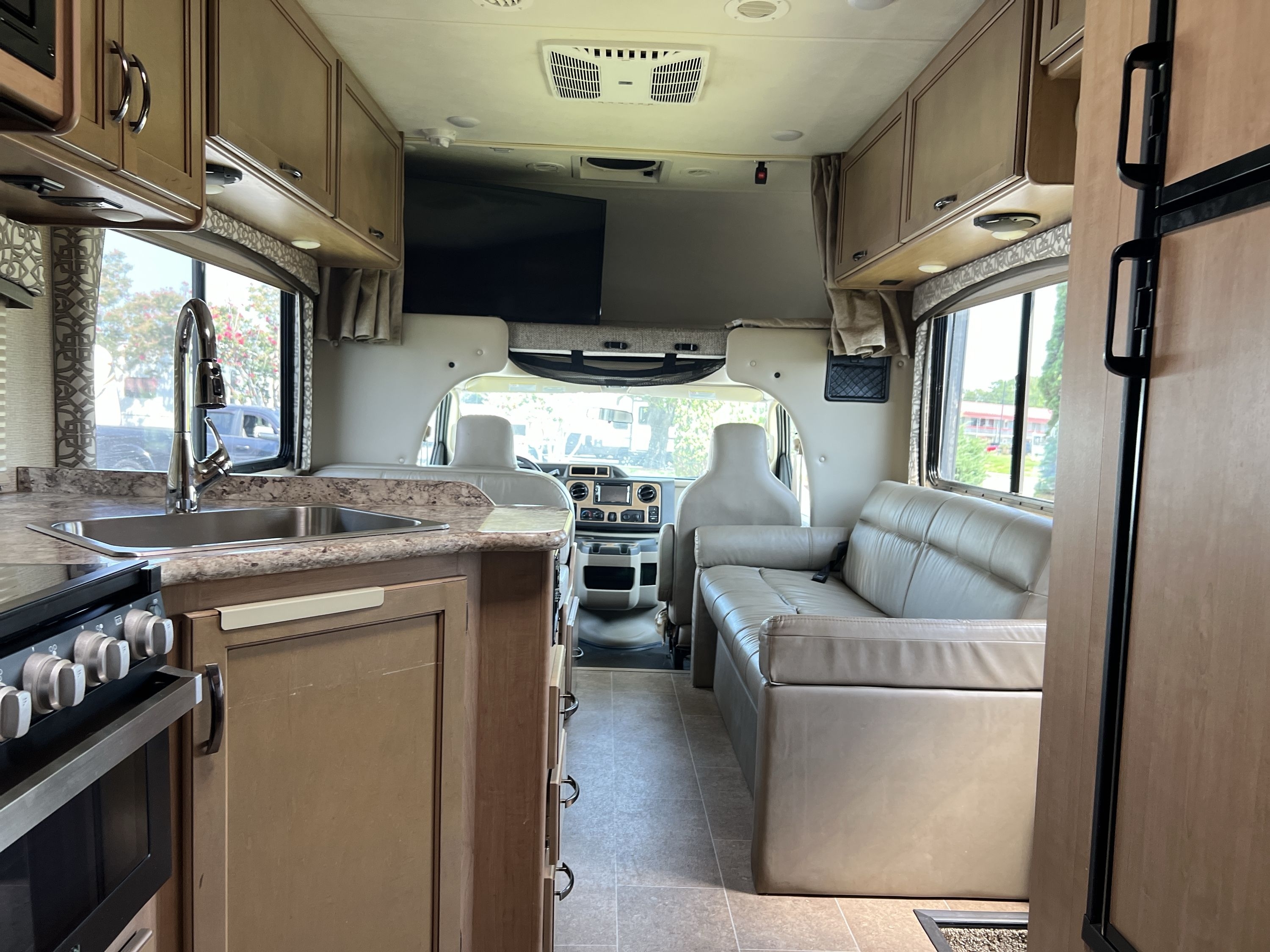 2019 Thor CHATEAU 26B in greenville NC