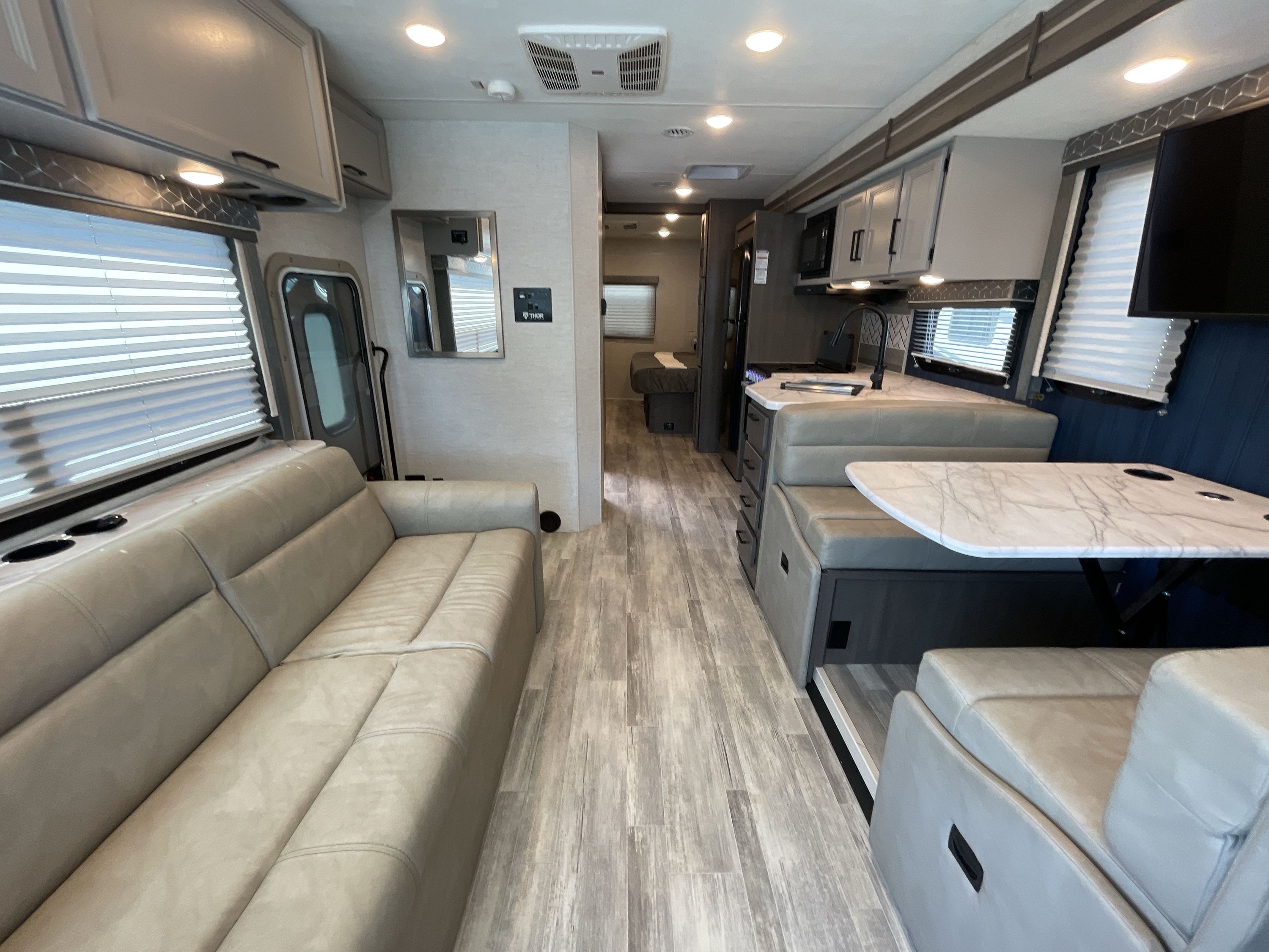 2024 Thor FREEDOM TRAVELER B30 in grain valley MO