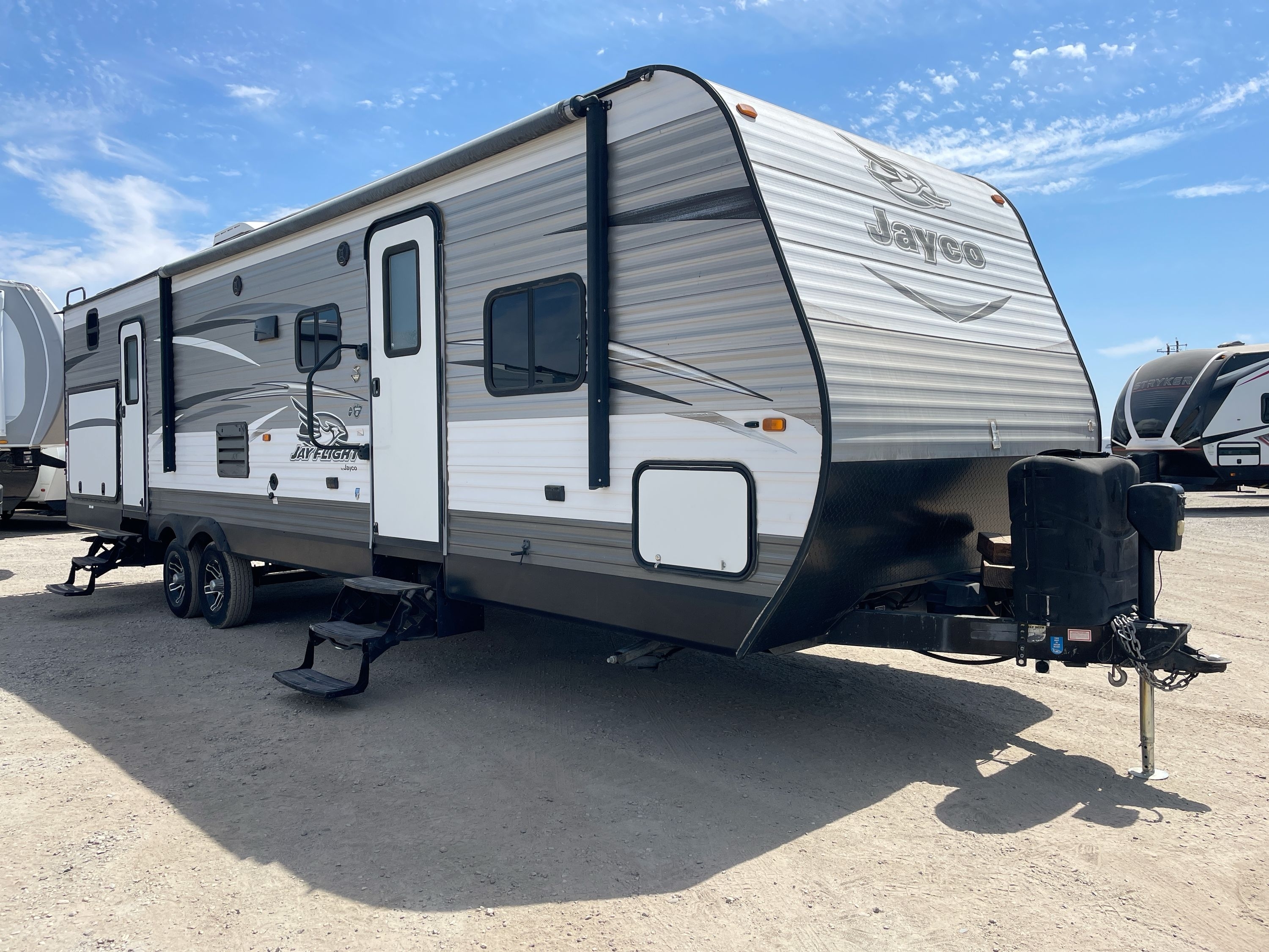 2017 Jayco JAY FLIGHT SLX 32BDSW in french camp CA