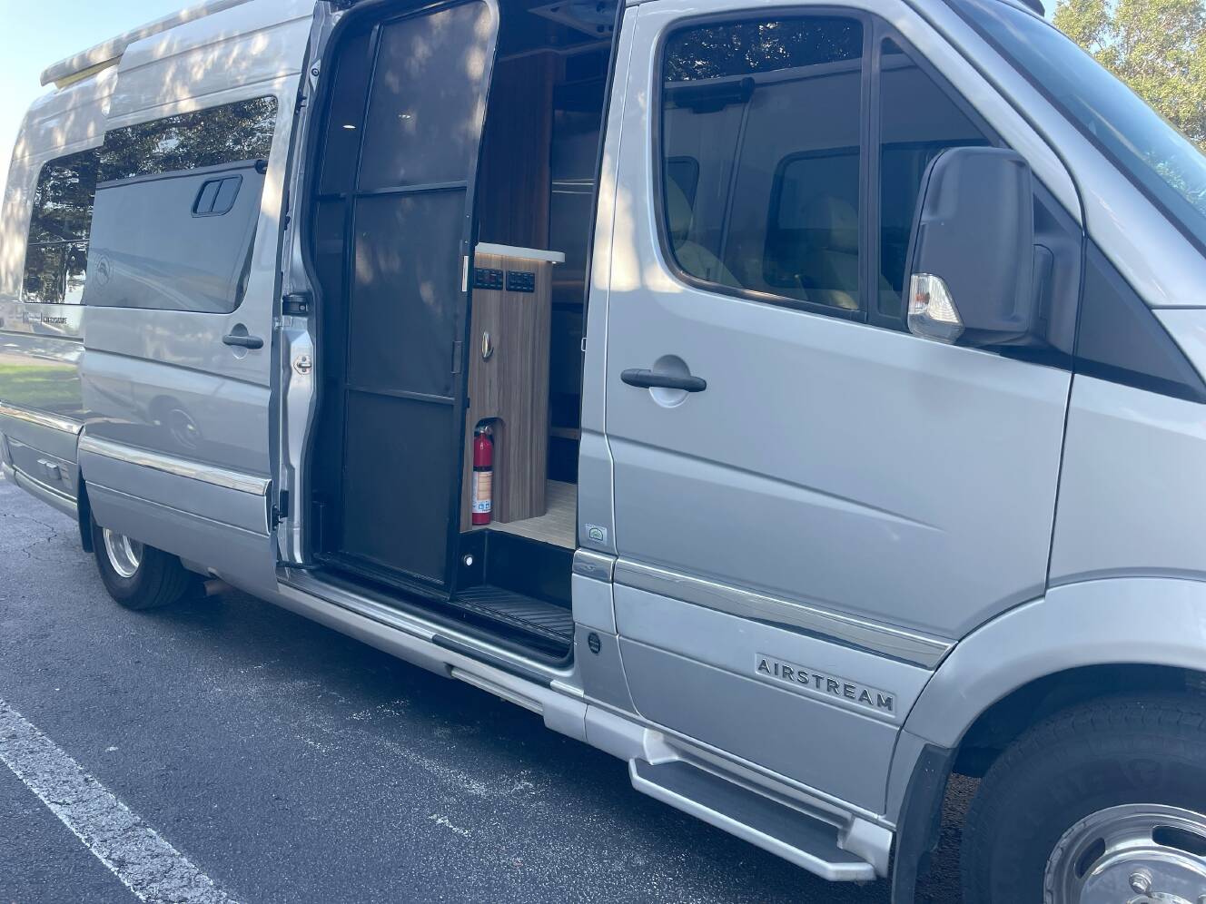 A photo of this 2017 Airstream INTERSTATE TOMMY BAHAMA EDITION LOUNGE
