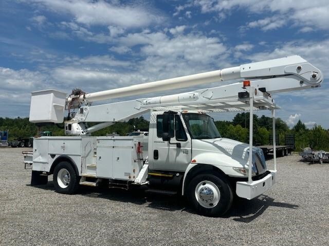 2005 INTERNATIONAL DURASTAR 4300 in Chatham, VA