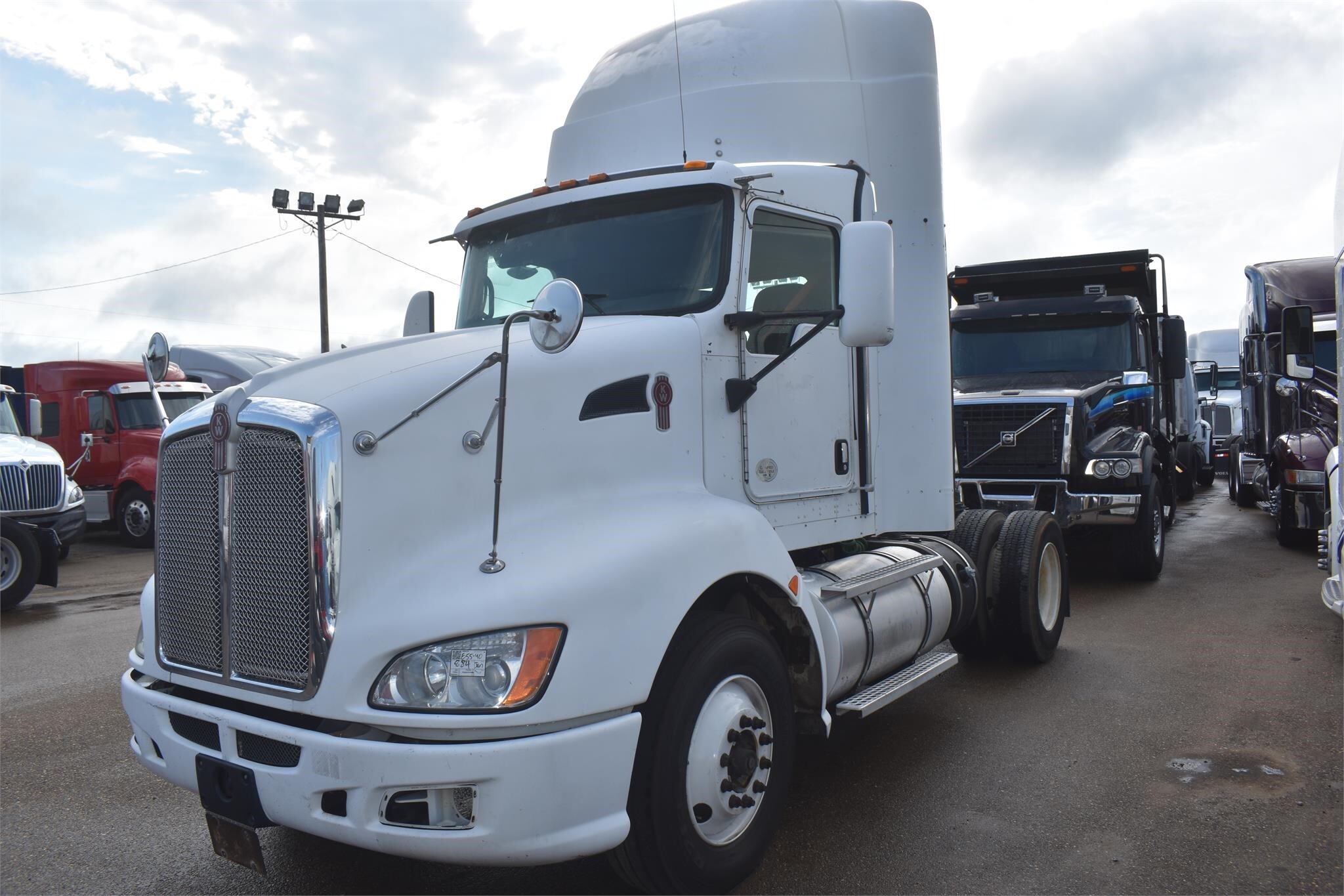 2012 KENWORTH T660 in Covington, TN