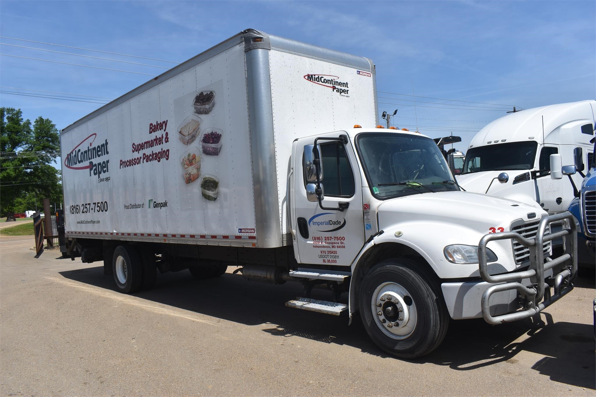 2018 FREIGHTLINER BUSINESS CLASS M2 106 in Covington, TN