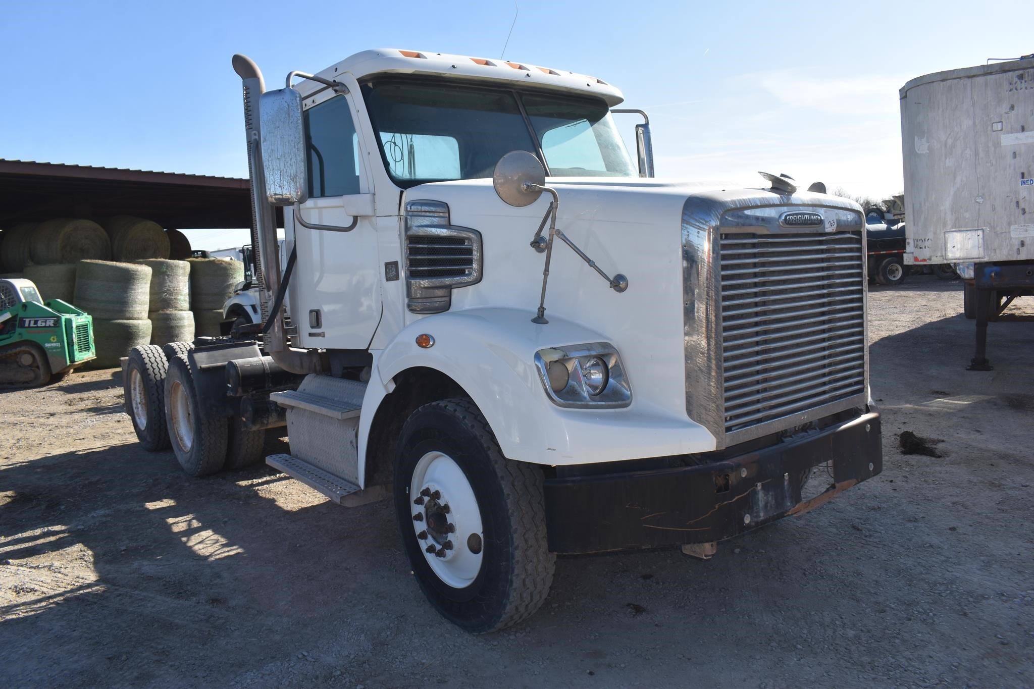 2014 FREIGHTLINER CORONADO 122 SD in Covington, TN