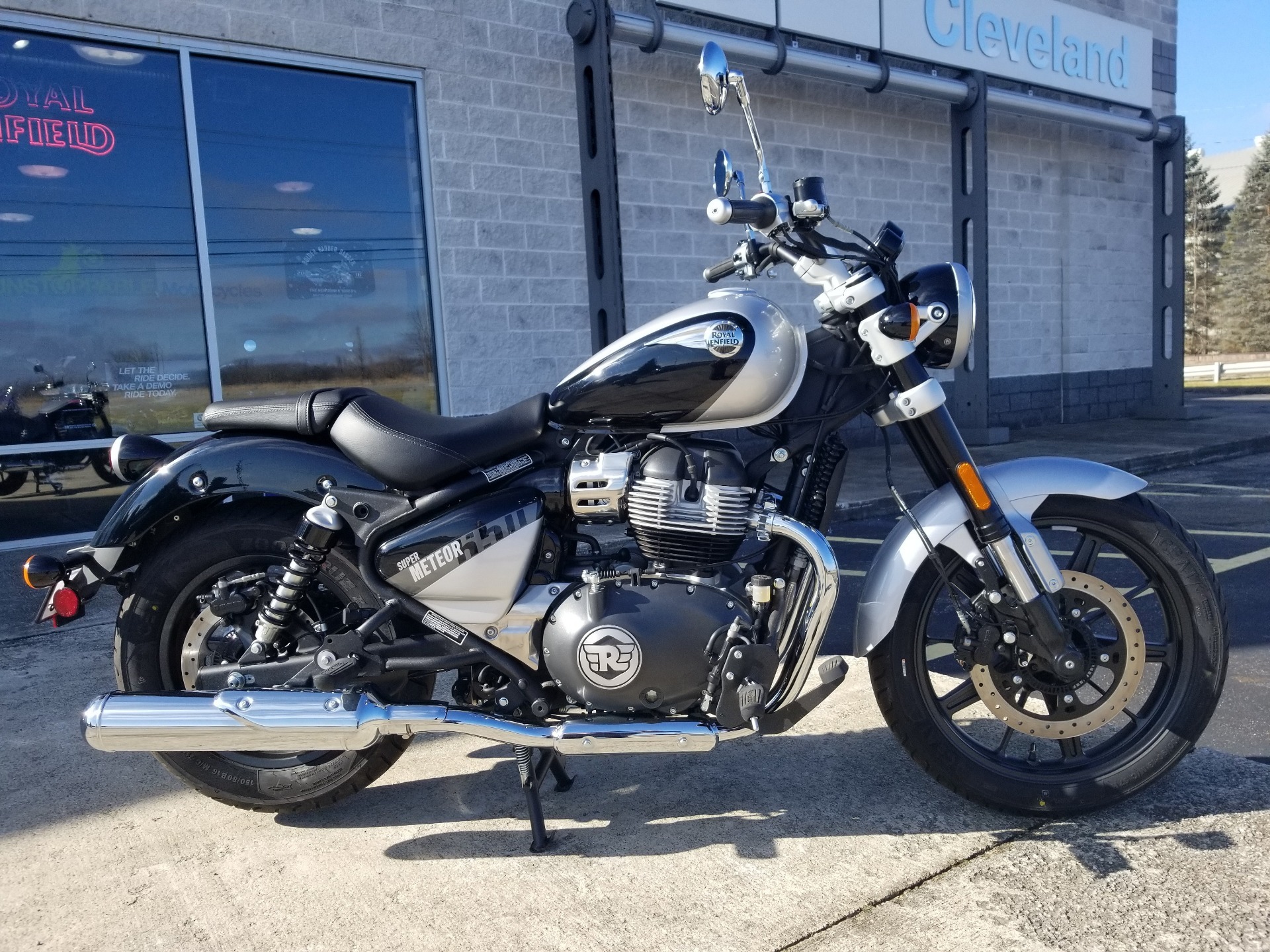 2024 Royal Enfield Super Meteor 650 650 in Aurora, OH