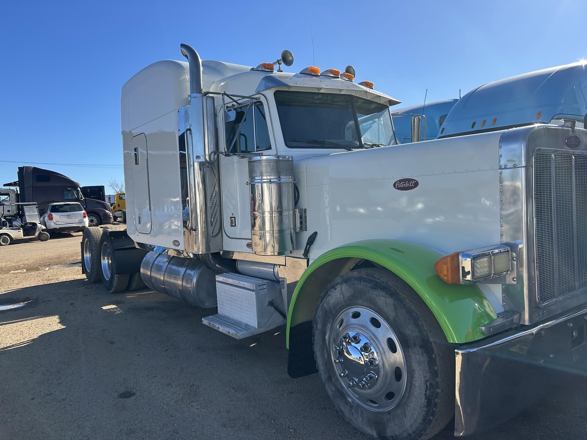 2002 PETERBILT 379 in Covington, TN