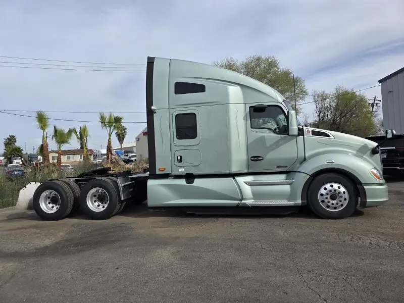 2021 KENWORTH T680